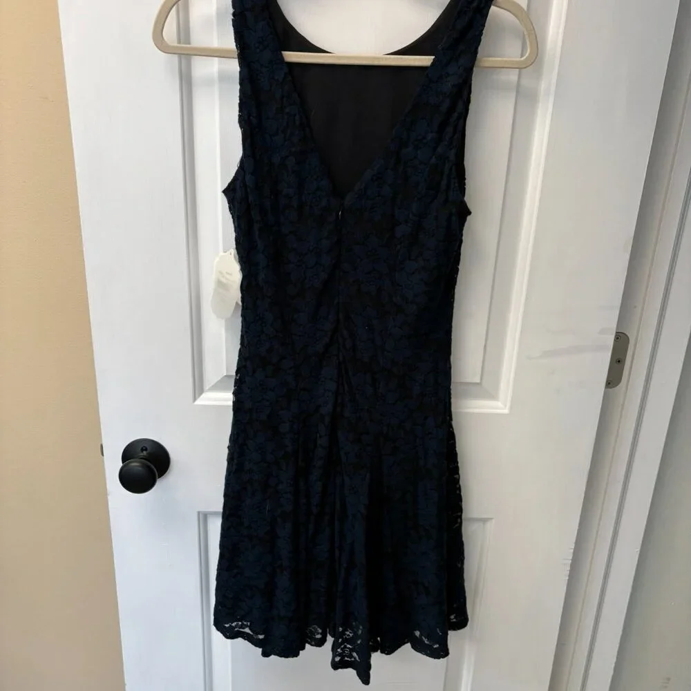 Navy & Black Lace midi-dress - Picture 2 of 2